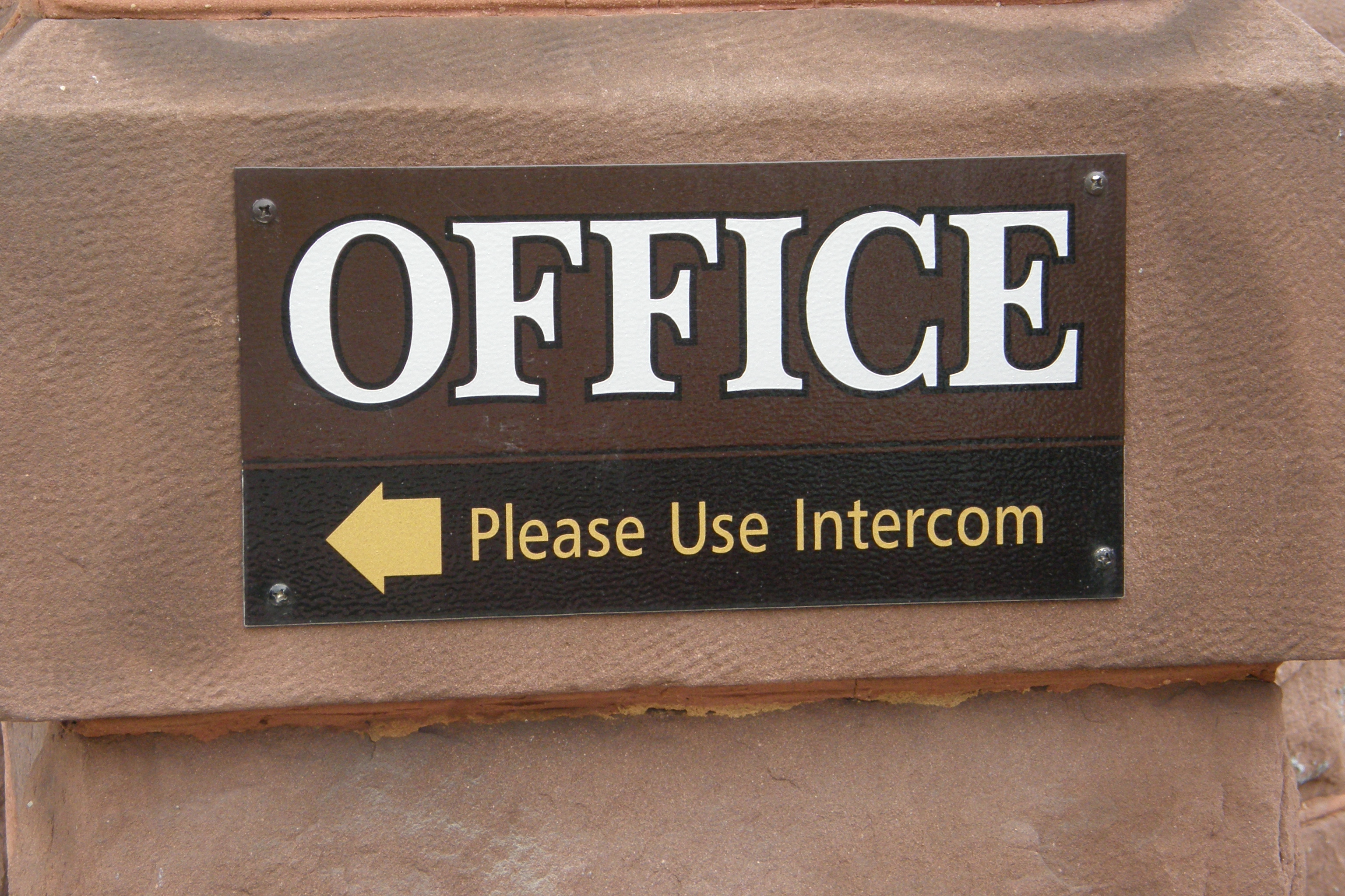 Less Strenuous Signage Temporary/Basic/Low-Cost Signage | Lloyd Signs